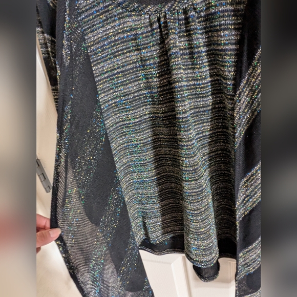 Brand New Elementz ✨Top and Attached Sweater, Both Are Very Very Sparkly Size M - Picture 3 of 10